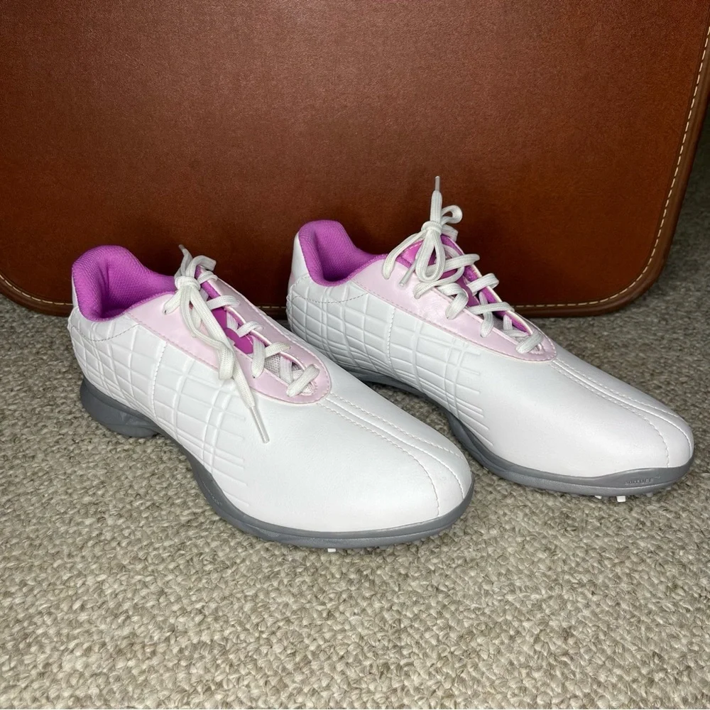 NWOT Adidas golf shoes